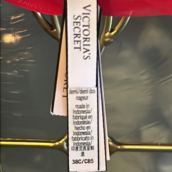 Victoria’s Secret - Razorback Demi Bra - Size 38C - Picture 6 of 10